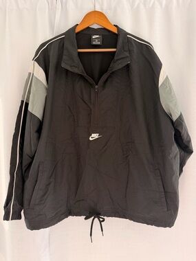 NWOT Nike Women’s Heritage Windbreaker Pullover 1/2 Zip